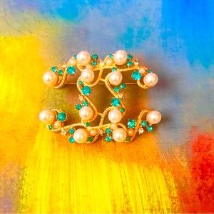 FabulouslyFitted | Poison Ivy Rhinestone & Pearls Brooch